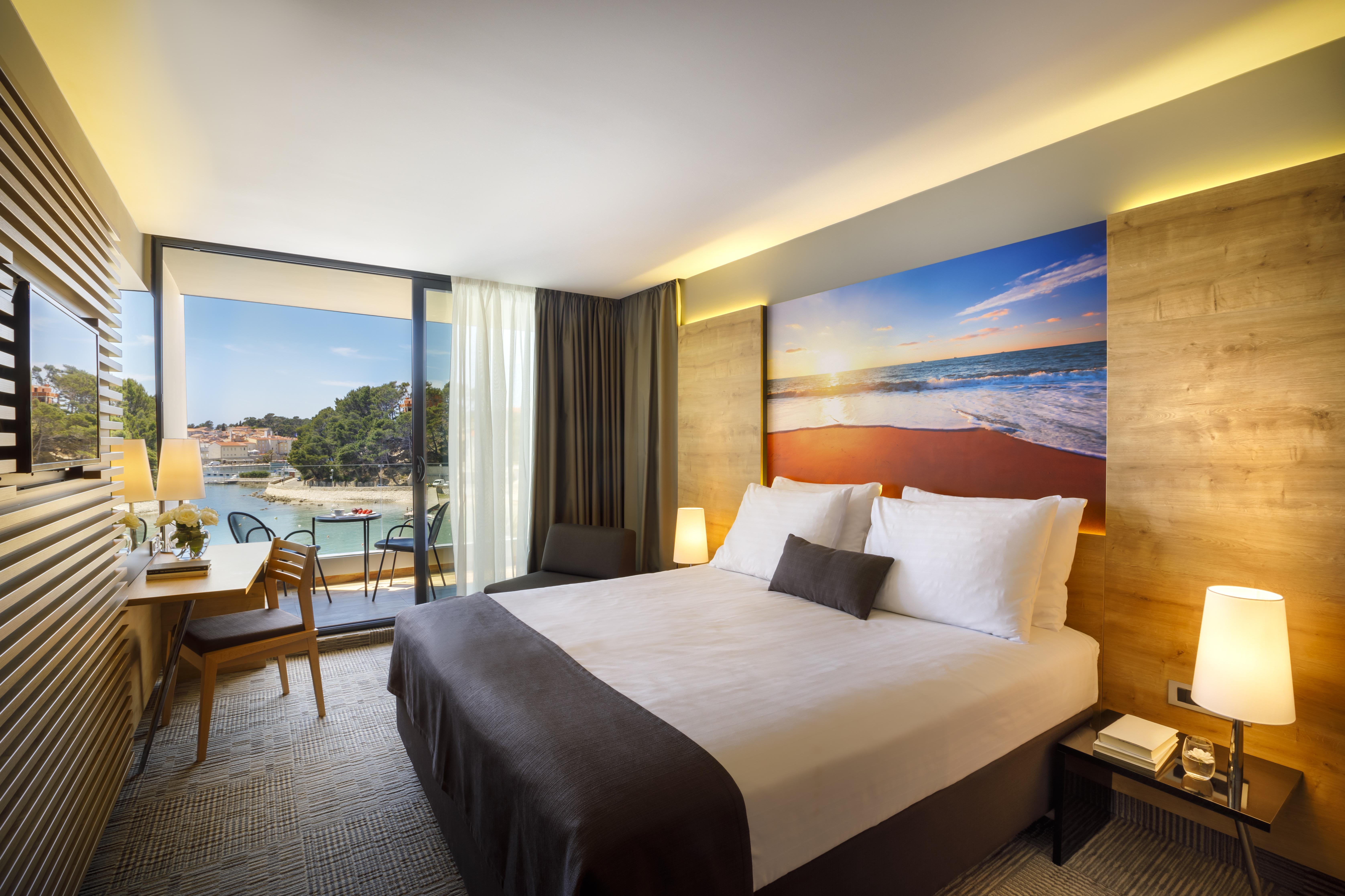 Valamar Padova Hotel Banjol Exterior photo